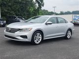 Used 2020 Volkswagen Passat 2.0T SE w/ Sunroof Package image 3
