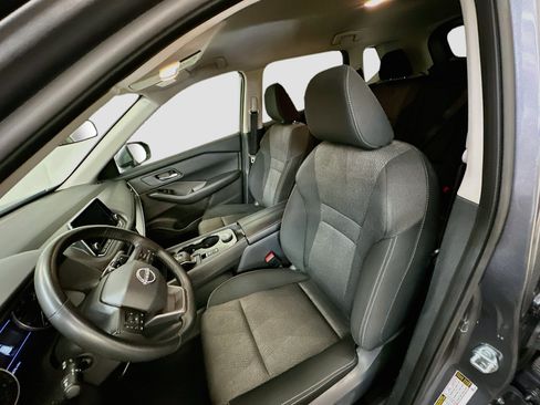 Used 2025 Nissan Rogue SV AWD/4WD image 13