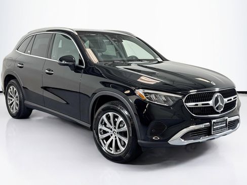 Certified 2025 Mercedes-Benz GLC 300 image 3
