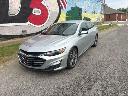 Used 2021 Chevrolet Malibu LT FWD image 2