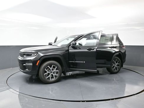 New 2025 Jeep Grand Cherokee Limited w/ Trailer Tow Package image 50