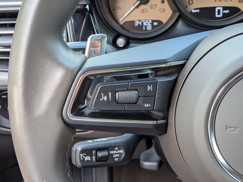 Certified 2024 Porsche Macan S AWD/4WD image 9