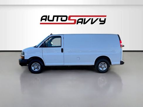 Used 2024 Chevrolet Express 2500 w/ Driver Convenience Package image 4