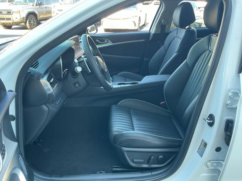 Used 2026 Genesis G70 2.5T Prestige RWD image 14