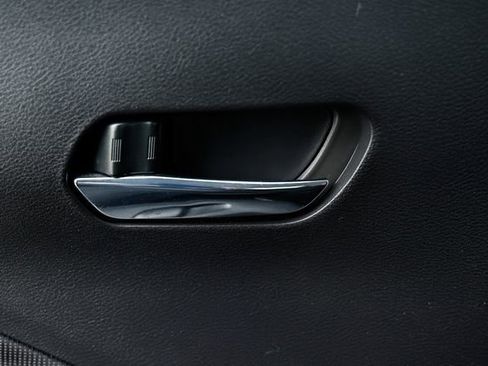 Used 2024 Nissan Kicks SV FWD image 21