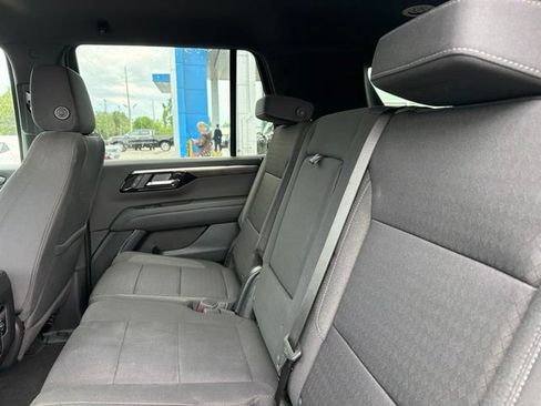 Used 2025 Chevrolet Tahoe LS RWD image 8