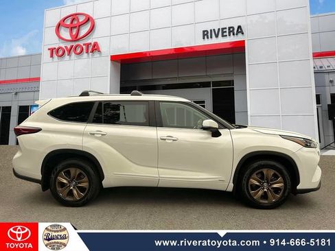 Used 2023 Toyota Highlander Bronze Edition AWD/4WD image 8