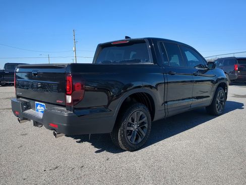 Used 2025 Honda Ridgeline Sport image 3