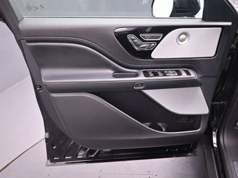 Certified 2025 Lincoln Aviator Reserve w/ Equipment Group 201A AWD/4WD image 20