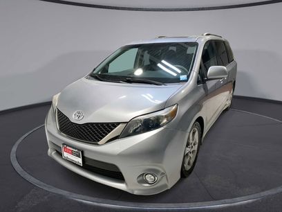 Used 2011 Toyota Sienna SE
