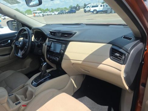 Used 2019 Nissan Rogue SL AWD/4WD image 10