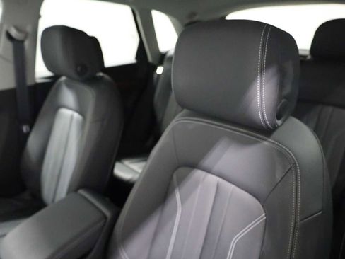 Used 2023 Audi Q5 2.0T Premium w/ Convenience Package image 18