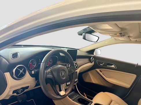 Used 2020 Mercedes-Benz GLA 250 GLA 250 image 10