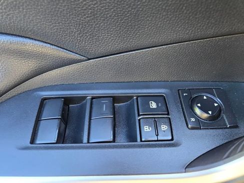 Used 2023 Toyota RAV4 LE AWD/4WD image 36