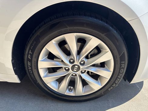 Used 2016 Kia Optima LX w/ Option Group 014 FWD image 24