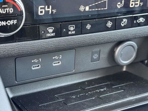 New 2025 Mitsubishi Outlander SE image 17