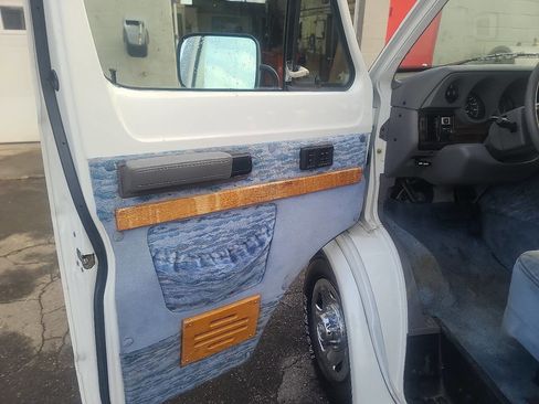 Used 1996 Dodge B3500 RWD image 15
