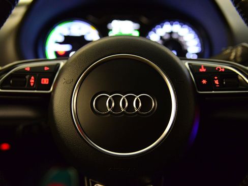 Used 2016 Audi A3 e-tron Premium Plus w/ Premium Plus Package image 31