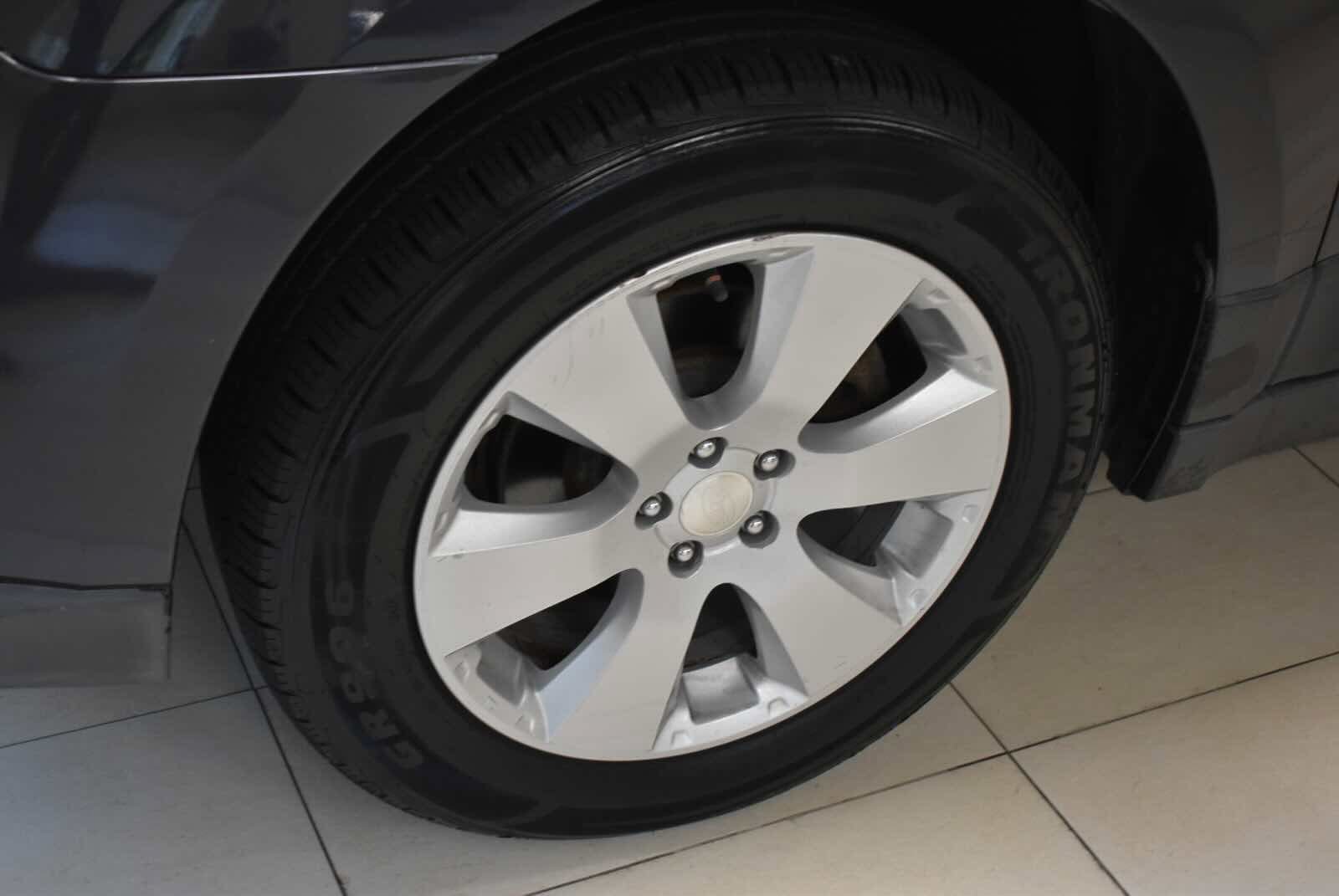 Used 2011 Subaru Outback 2.5i Premium w/ All-Weather Pkg AWD/4WD image 34