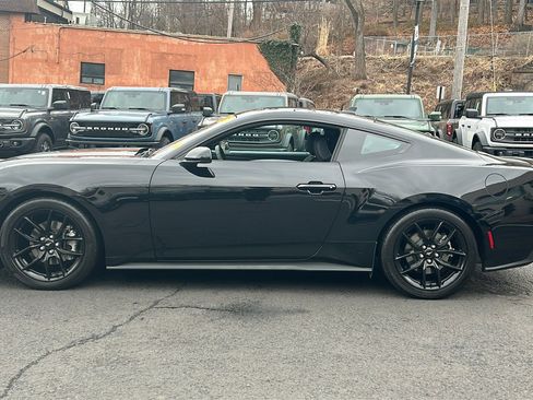 Certified 2024 Ford Mustang Coupe image 4