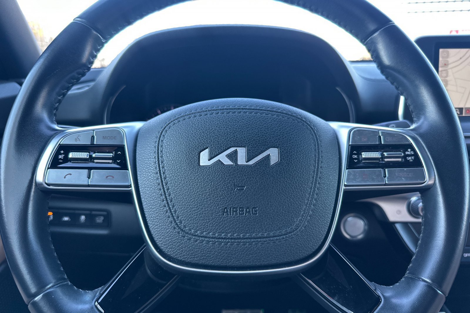 Used 2022 Kia Telluride SX w/ Towing Package FWD image 36