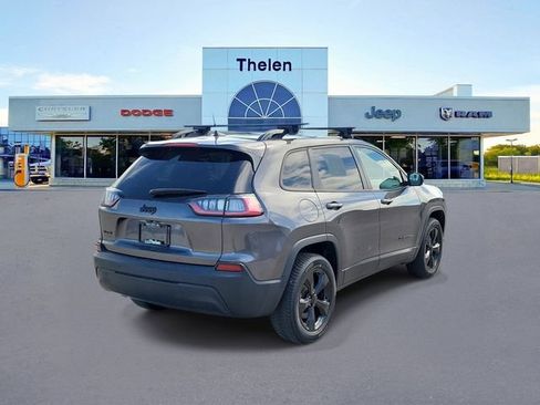 Used 2019 Jeep Cherokee Latitude Plus AWD/4WD image 5