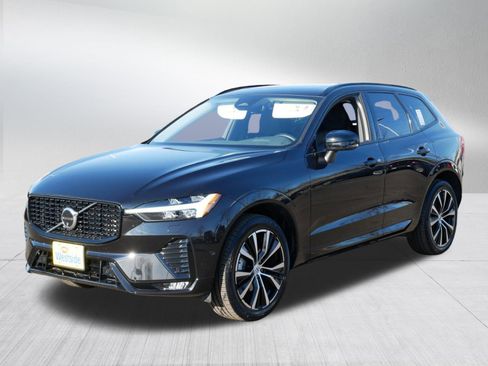 Used 2025 Volvo XC60 B5 Plus image 3