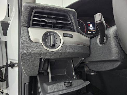 Used 2021 Volkswagen Passat 2.0T SE image 8