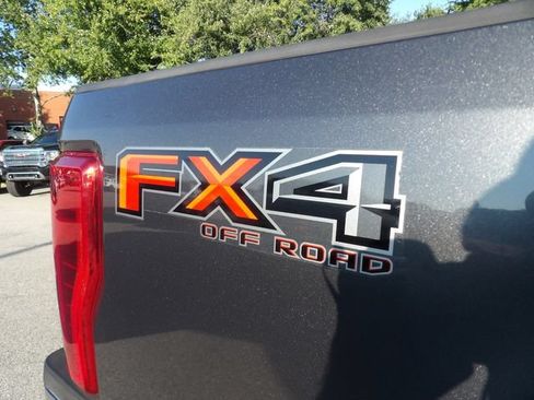 Certified 2017 Ford F250 XLT w/ XLT Value Package AWD/4WD image 16