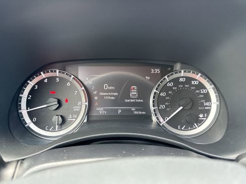 Used 2023 Toyota Highlander XLE FWD image 10