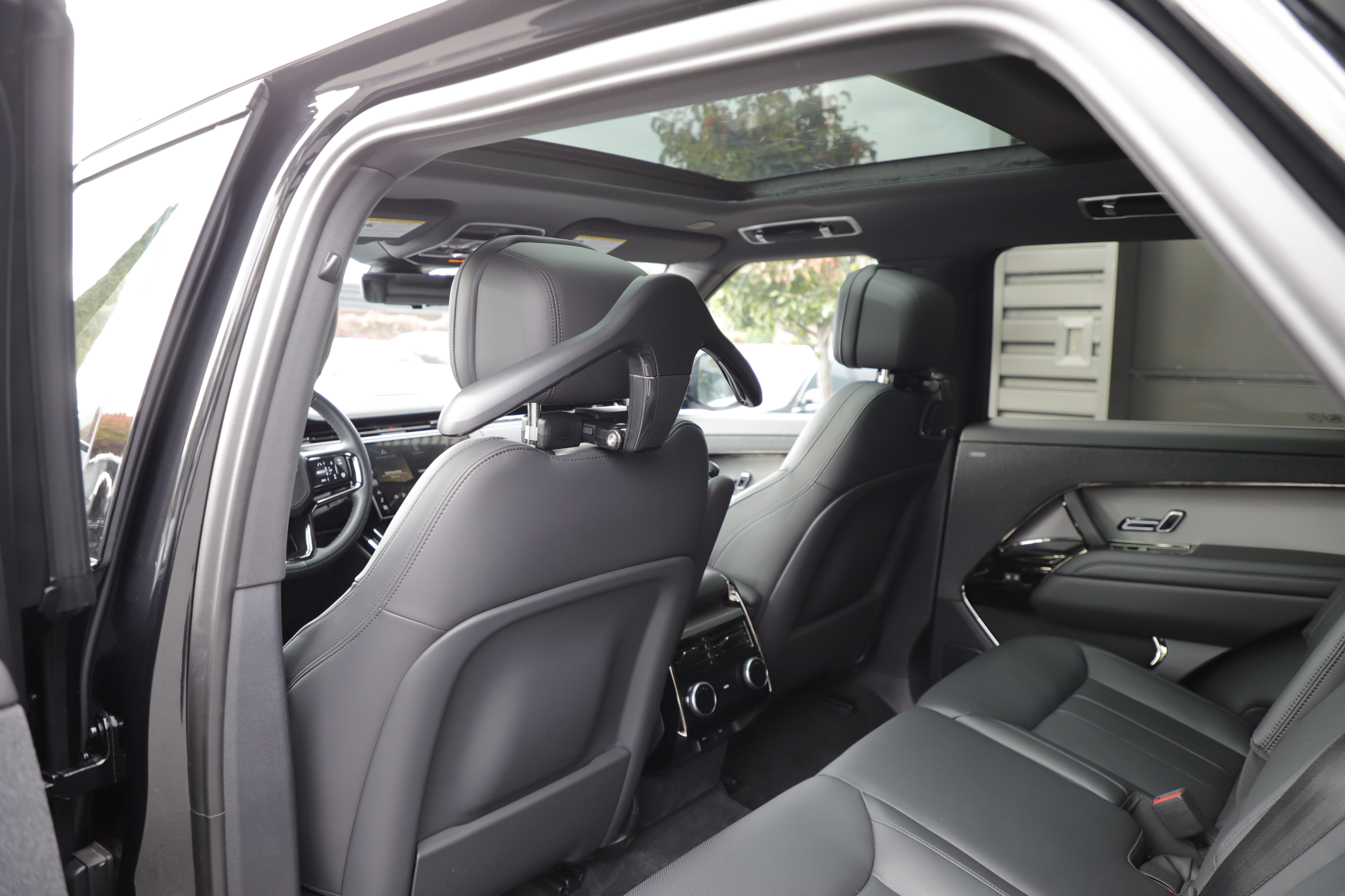 Certified 2025 Land Rover Range Rover Sport Dynamic SE AWD/4WD image 17