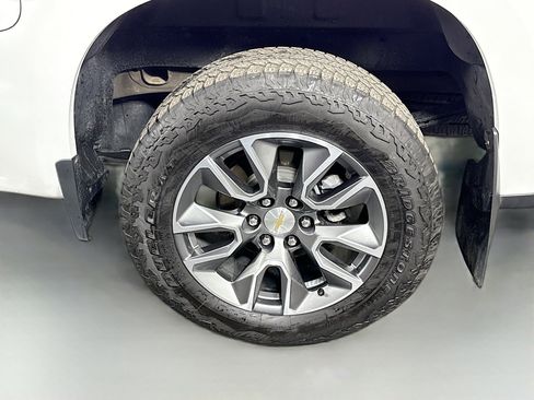 Used 2023 Chevrolet Silverado 1500 LT image 36