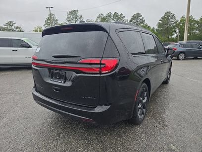 New 2026 Chrysler Pacifica Limited w/ S Appearance Package