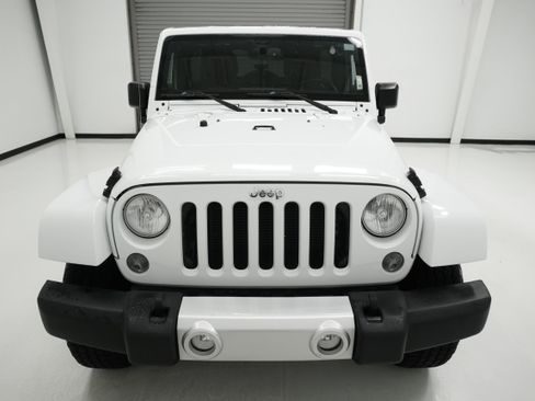 Used 2014 Jeep Wrangler Unlimited Sahara w/ Connectivity Group image 2