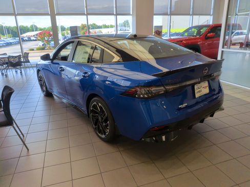 New 2026 Nissan Sentra SR w/ SR Premium Package FWD image 7