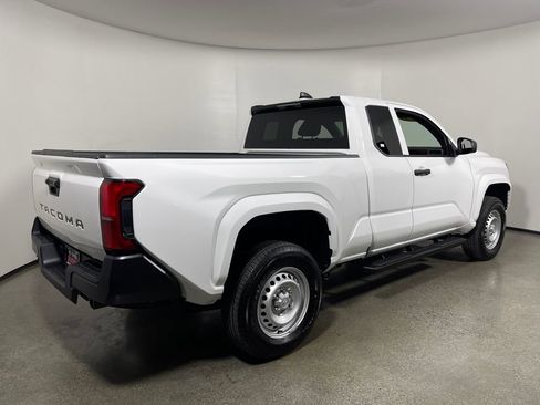 Used 2025 Toyota Tacoma SR image 3