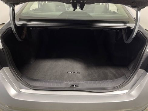 Used 2024 Nissan Altima 2.5 SV w/ SV Premium Package image 10