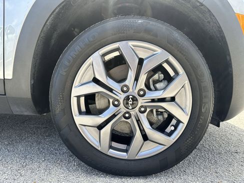 Certified 2024 Kia Seltos LX AWD/4WD image 18