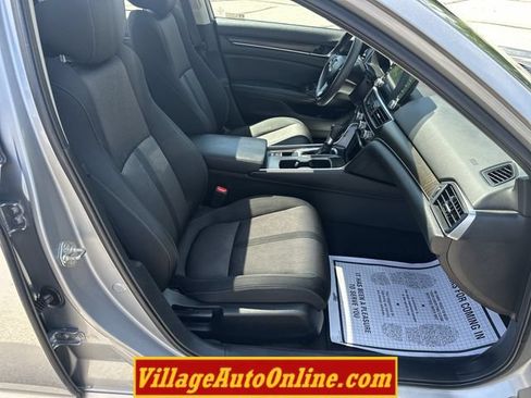 Used 2018 Honda Accord EX image 35