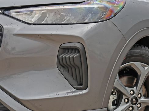 Used 2024 Ford Escape ST-Line FWD image 11