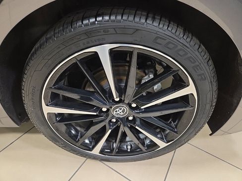 Used 2018 Toyota Camry XSE image 10