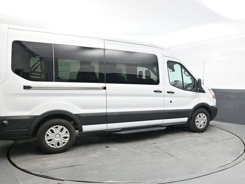 Used 2017 Ford Transit 350 XLT RWD image 4