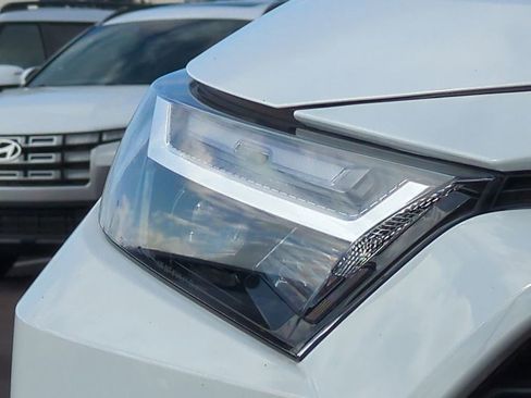 Used 2023 Toyota RAV4 AWD Hybrid image 9