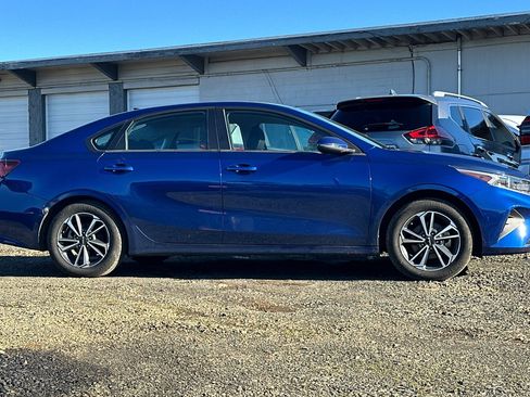 Used 2024 Kia Forte LXS w/ LXS Technology Package image 3