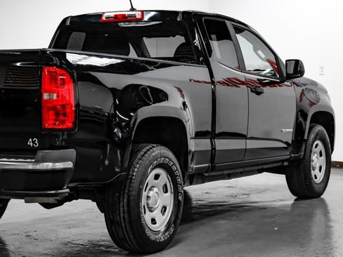 Used 2018 Chevrolet Colorado W/T image 12