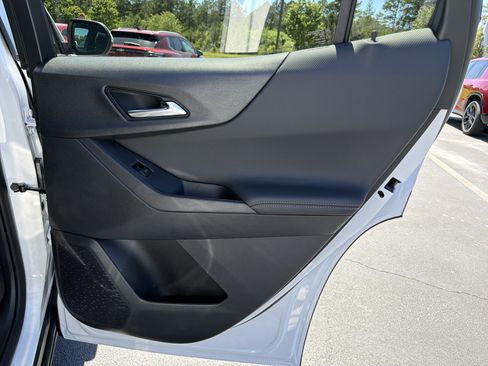 New 2026 Chevrolet Equinox LT w/ Safety and Technology Package FWD image 16