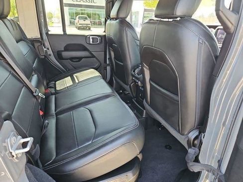 Used 2023 Jeep Wrangler Unlimited Sahara AWD/4WD image 25
