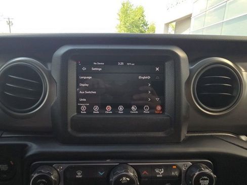 Used 2022 Jeep Gladiator Sport w/ Auxiliary Switch Group AWD/4WD image 43