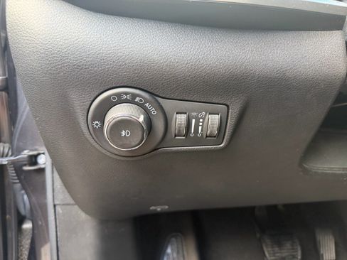 Used 2022 Jeep Compass Latitude AWD/4WD image 23