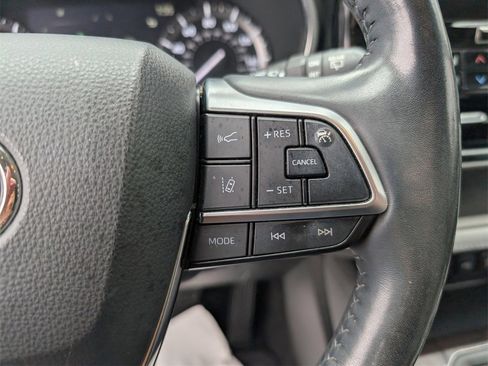 Used 2021 Toyota Highlander Limited image 21
